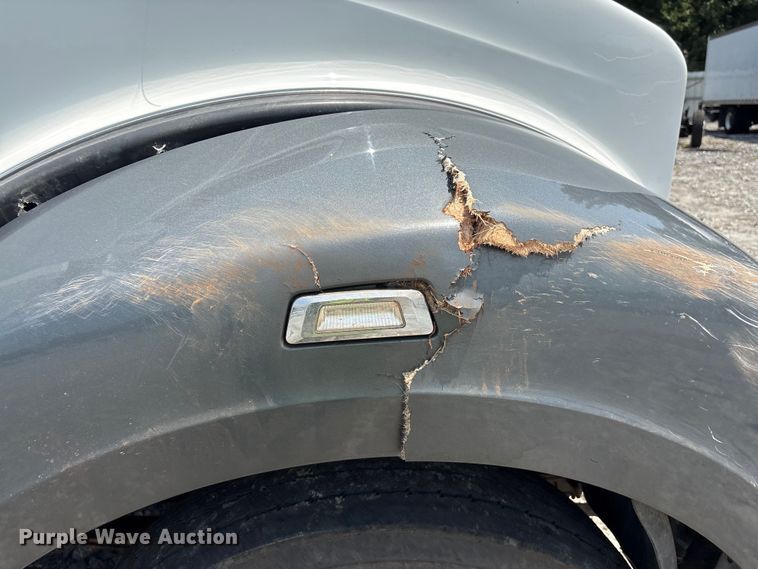 image for item YA4304 2021 Kenworth T880 semi truck
