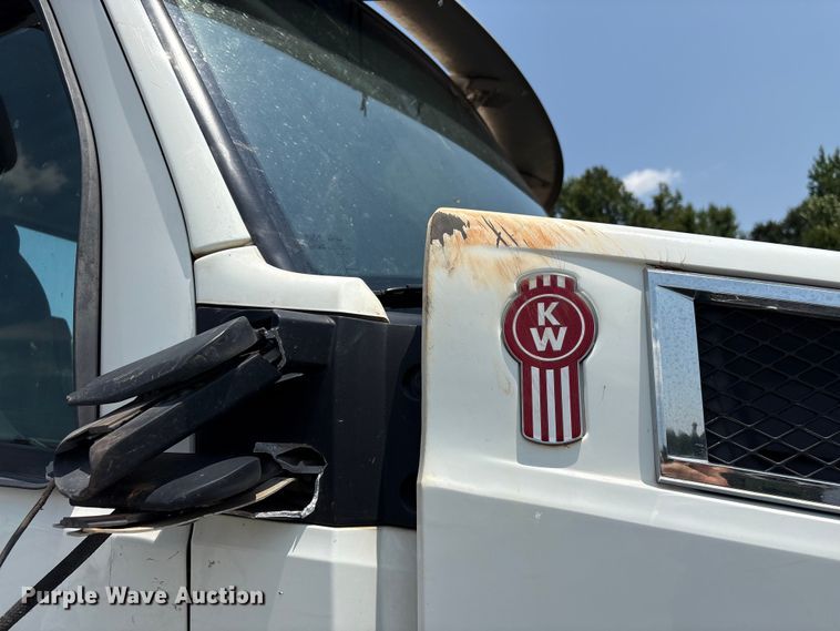 image for item YA4304 2021 Kenworth T880 semi truck