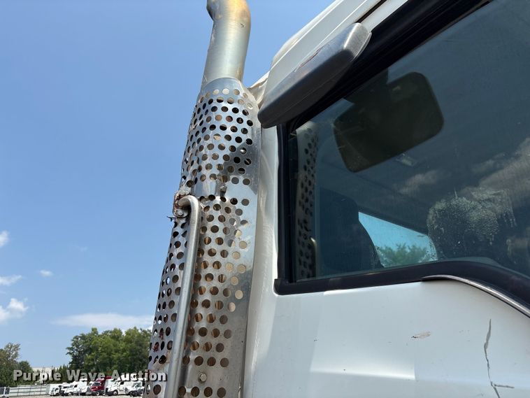 image for item YA4304 2021 Kenworth T880 semi truck
