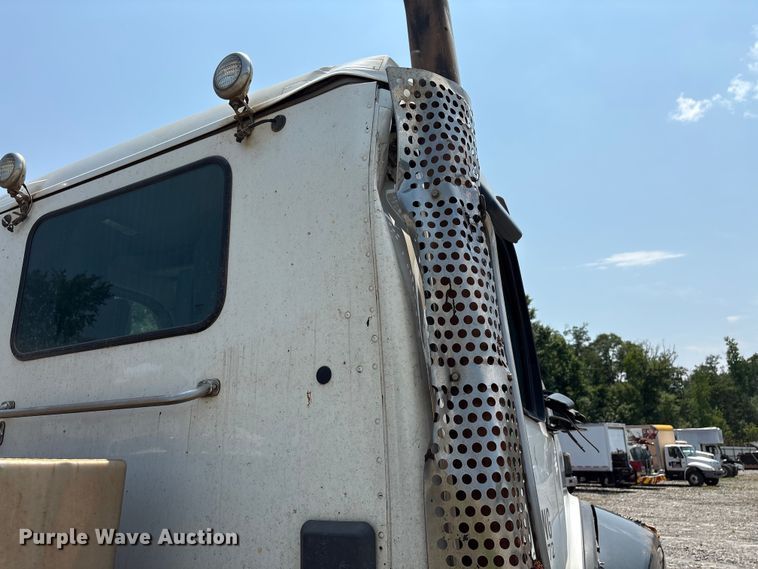 image for item YA4304 2021 Kenworth T880 semi truck