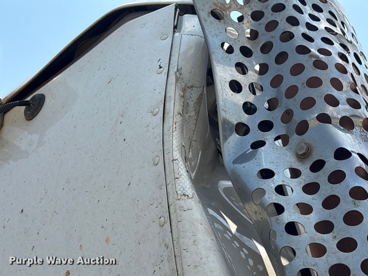 image for item YA4304 2021 Kenworth T880 semi truck