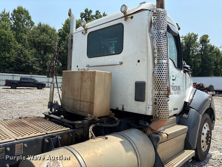 image for item YA4304 2021 Kenworth T880 semi truck
