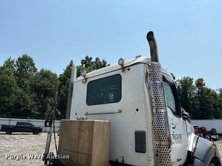 image for item YA4304 2021 Kenworth T880 semi truck