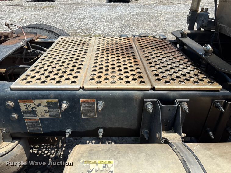 image for item YA4304 2021 Kenworth T880 semi truck