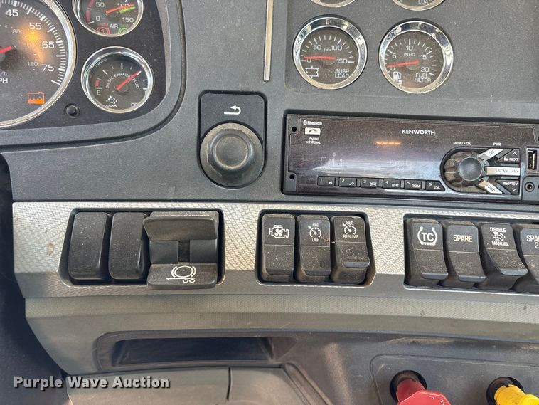 image for item YA4304 2021 Kenworth T880 semi truck