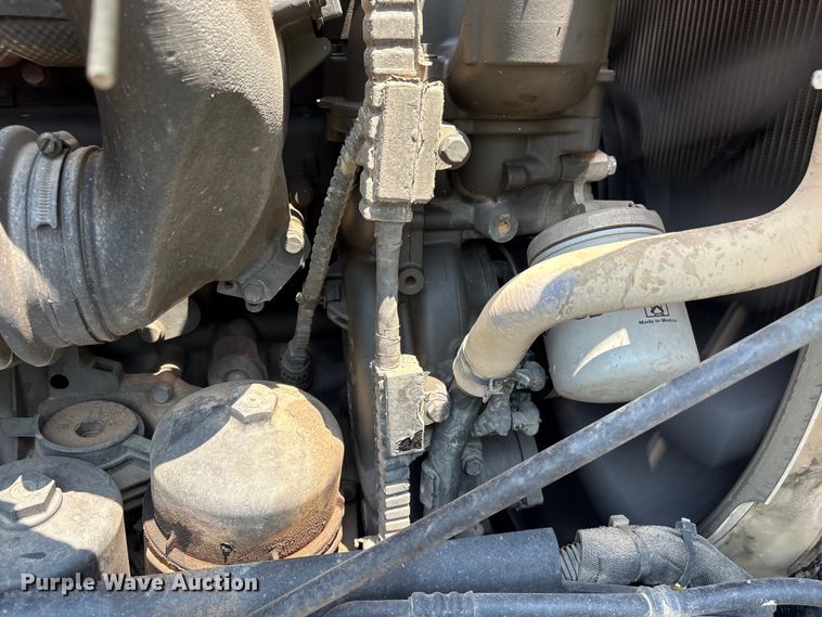 image for item YA4304 2021 Kenworth T880 semi truck