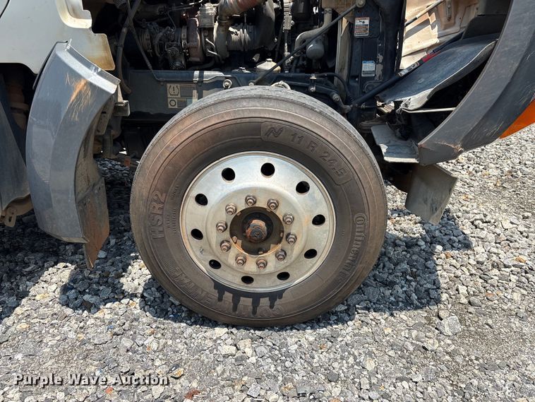 image for item YA4304 2021 Kenworth T880 semi truck