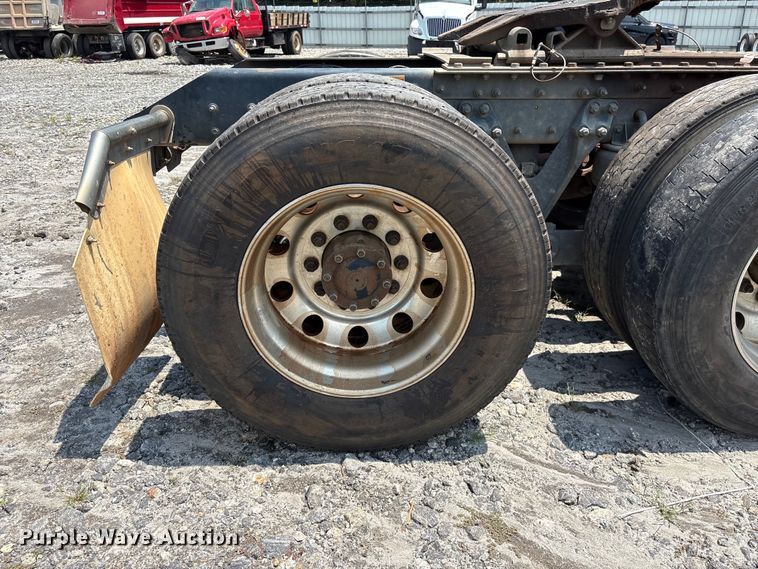 image for item YA4304 2021 Kenworth T880 semi truck