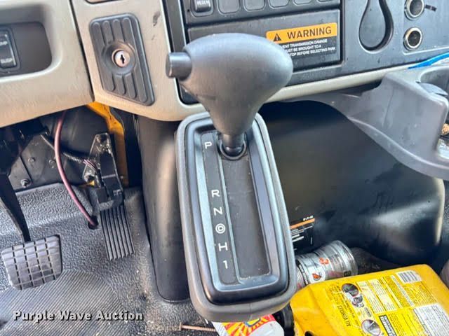 image for item YA4307 2019 International 4300 box truck
