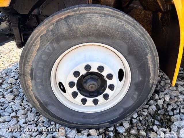 image for item YA4307 2019 International 4300 box truck