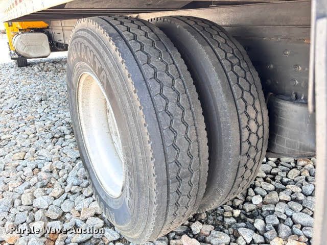 image for item YA4307 2019 International 4300 box truck