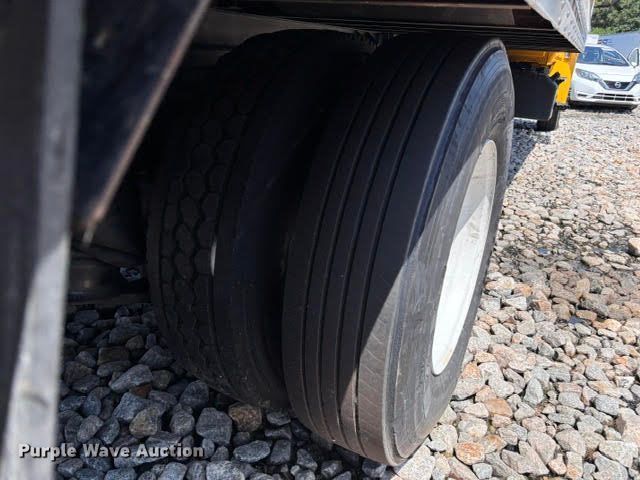 image for item YA4307 2019 International 4300 box truck