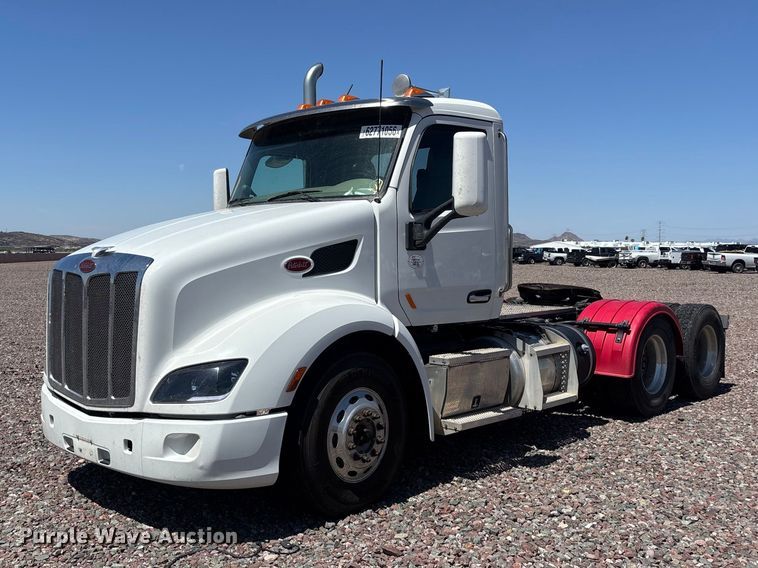2020 Peterbilt 579 semi truck