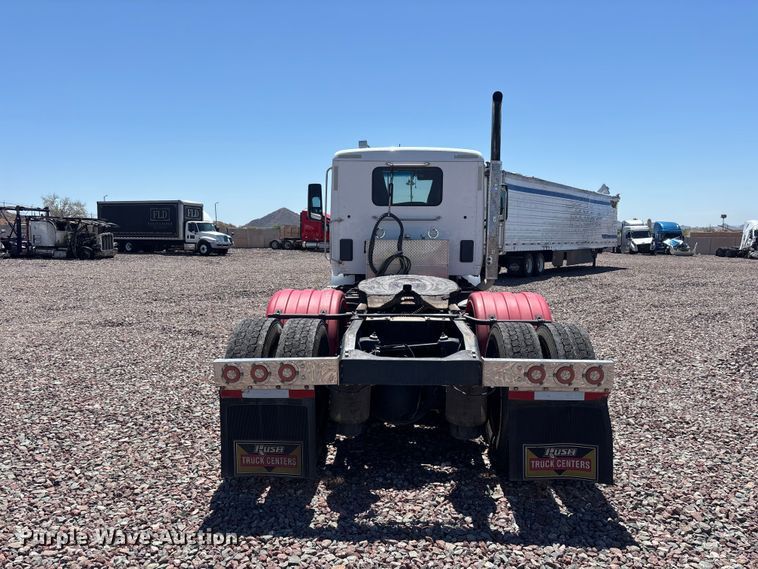 image for item YA4312 2020 Peterbilt 579 semi truck