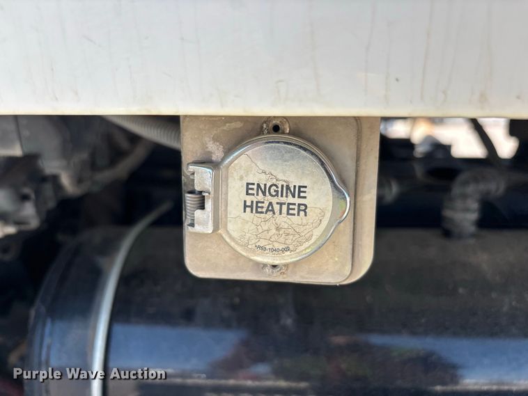 image for item YA4312 2020 Peterbilt 579 semi truck