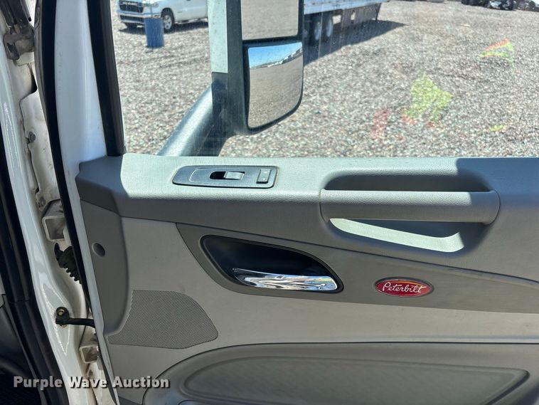 image for item YA4312 2020 Peterbilt 579 semi truck