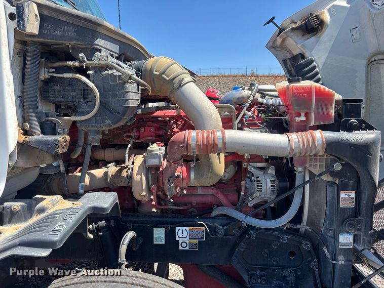 image for item YA4312 2020 Peterbilt 579 semi truck