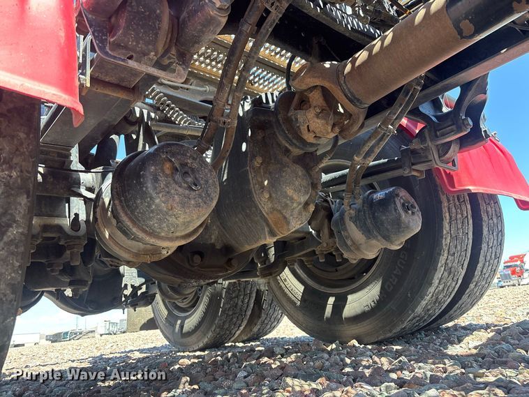 image for item YA4312 2020 Peterbilt 579 semi truck
