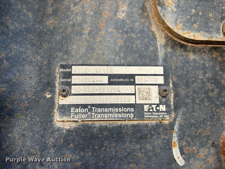 image for item YA4312 2020 Peterbilt 579 semi truck