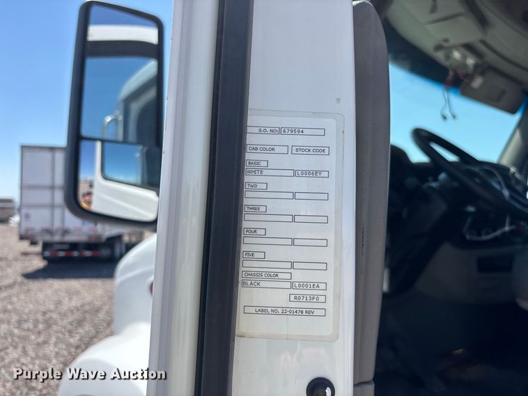 image for item YA4312 2020 Peterbilt 579 semi truck