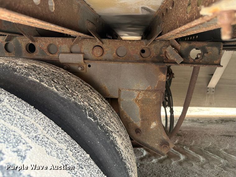 image for item YA4328 2012 Wabash DVHDHPC dry van trailer