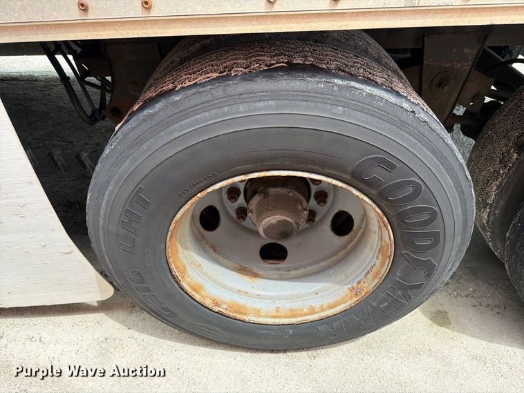 image for item YA4328 2012 Wabash DVHDHPC dry van trailer