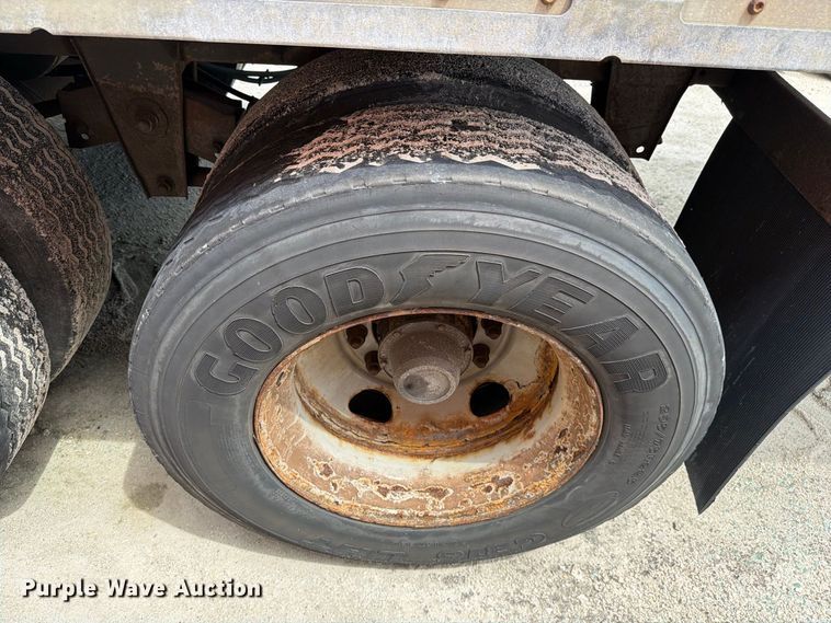 image for item YA4328 2012 Wabash DVHDHPC dry van trailer