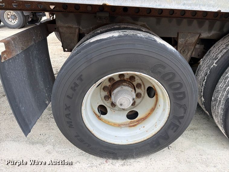 image for item YA4328 2012 Wabash DVHDHPC dry van trailer