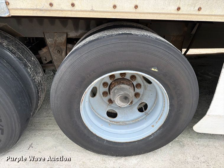 image for item YA4328 2012 Wabash DVHDHPC dry van trailer