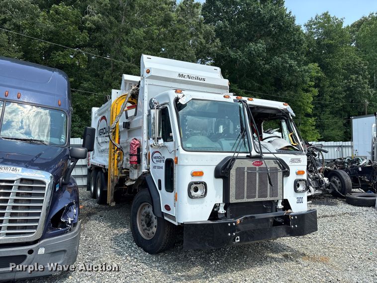 image for item YA4349 2025 Peterbilt 520 refuse truck