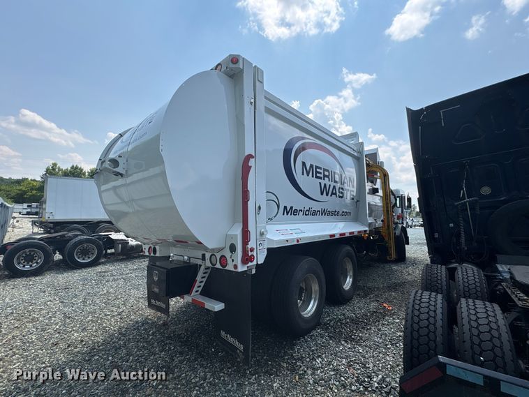 image for item YA4349 2025 Peterbilt 520 refuse truck