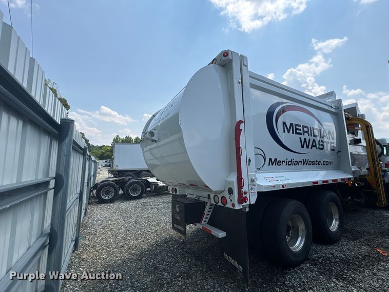image for item YA4349 2025 Peterbilt 520 refuse truck