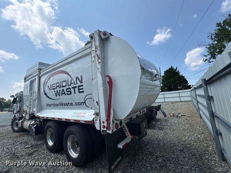 image for item YA4349 2025 Peterbilt 520 refuse truck
