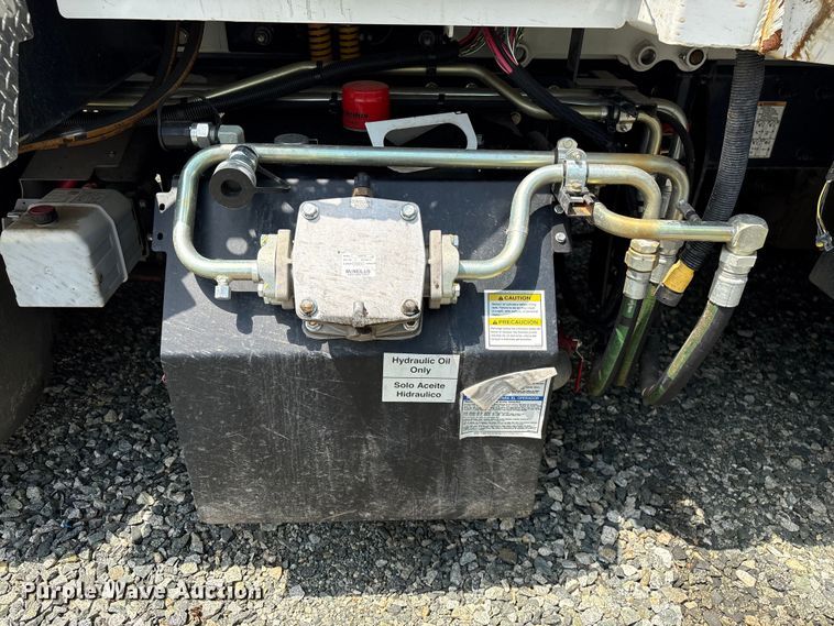 image for item YA4349 2025 Peterbilt 520 refuse truck