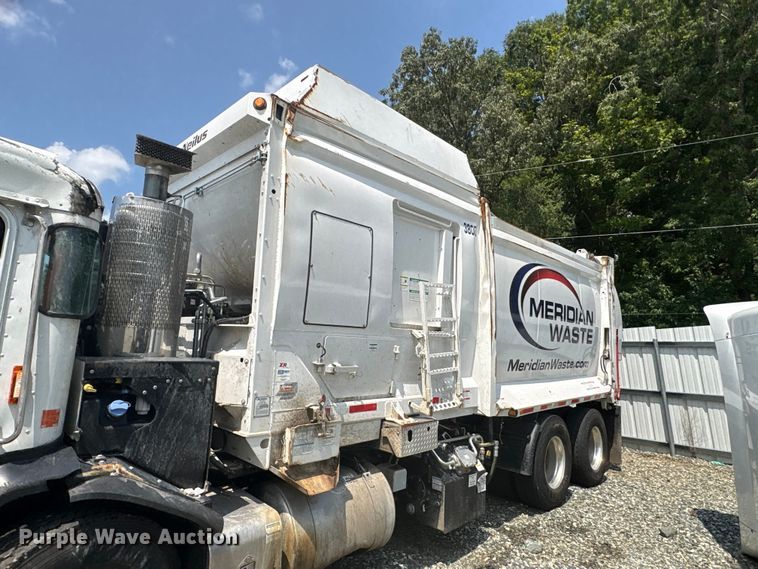 image for item YA4349 2025 Peterbilt 520 refuse truck
