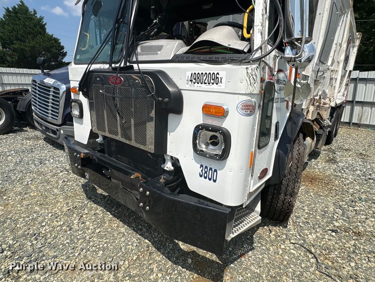 image for item YA4349 2025 Peterbilt 520 refuse truck