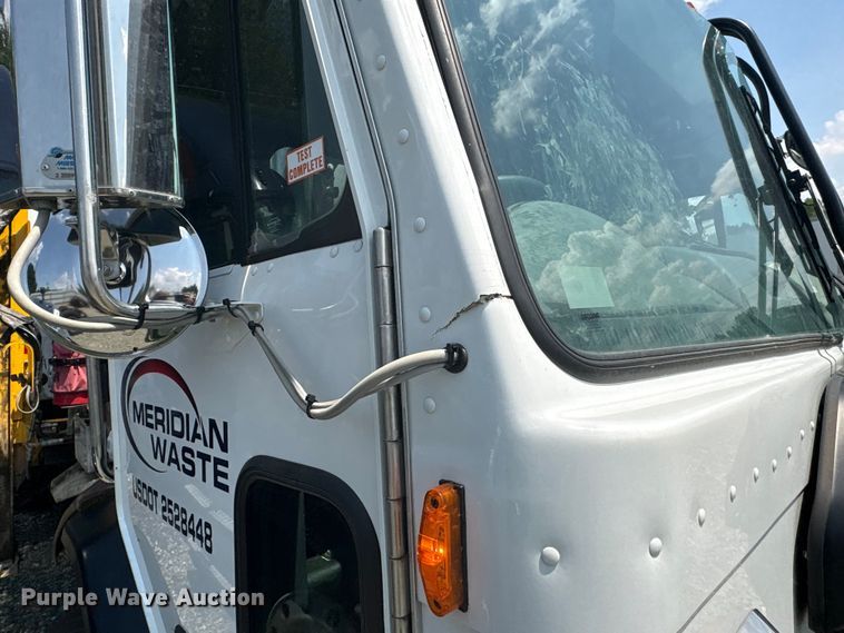 image for item YA4349 2025 Peterbilt 520 refuse truck