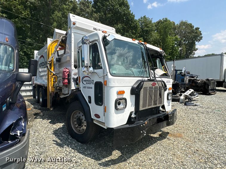 image for item YA4349 2025 Peterbilt 520 refuse truck