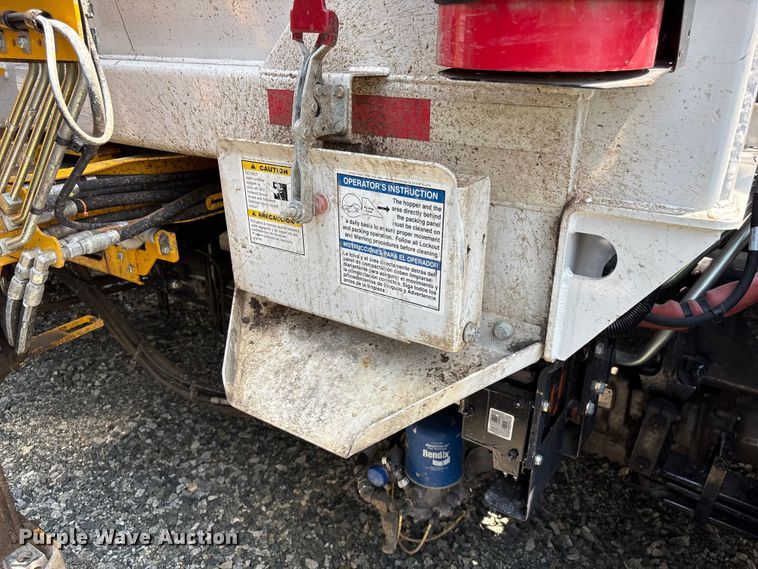 image for item YA4349 2025 Peterbilt 520 refuse truck