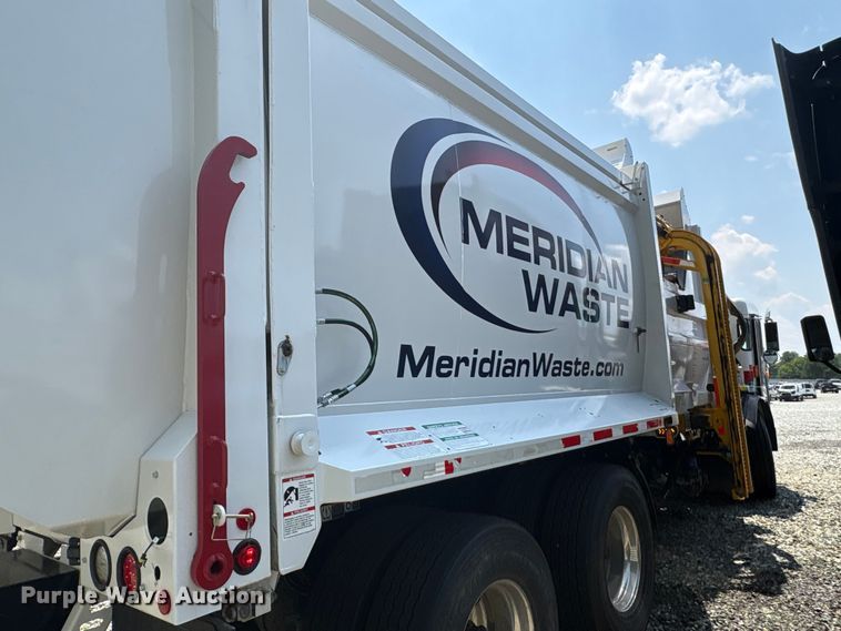 image for item YA4349 2025 Peterbilt 520 refuse truck
