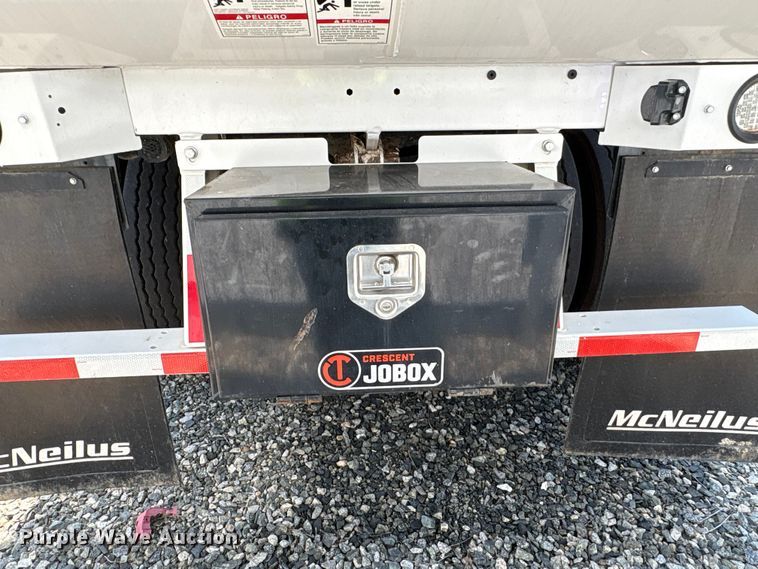image for item YA4349 2025 Peterbilt 520 refuse truck