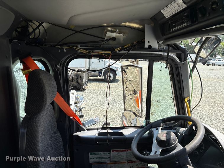 image for item YA4349 2025 Peterbilt 520 refuse truck