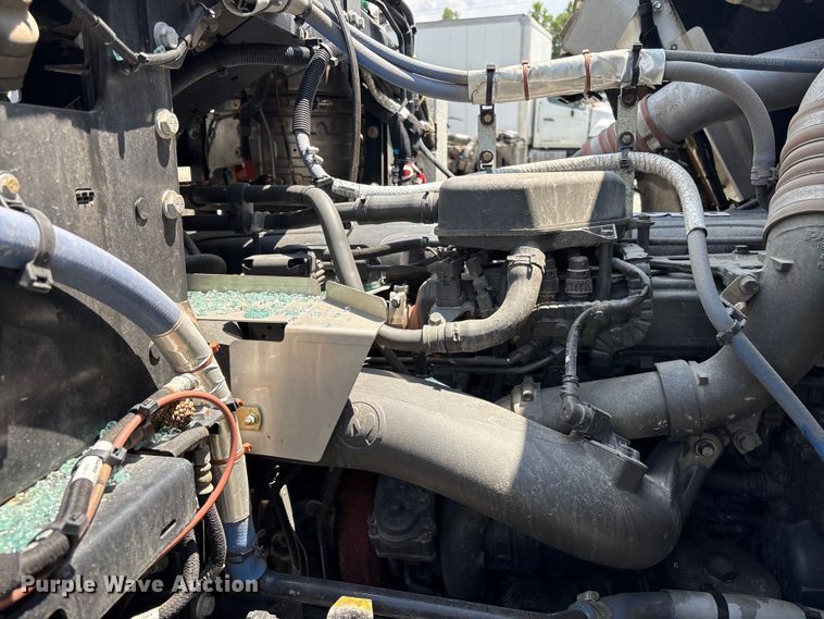 image for item YA4349 2025 Peterbilt 520 refuse truck