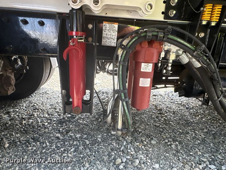 image for item YA4349 2025 Peterbilt 520 refuse truck