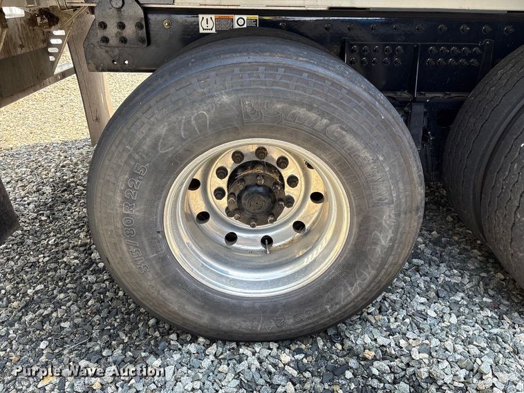 image for item YA4349 2025 Peterbilt 520 refuse truck