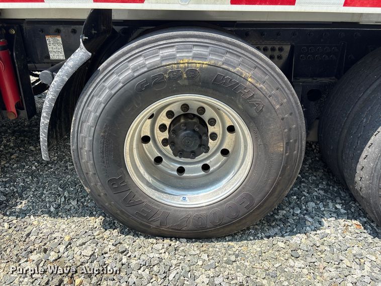 image for item YA4349 2025 Peterbilt 520 refuse truck