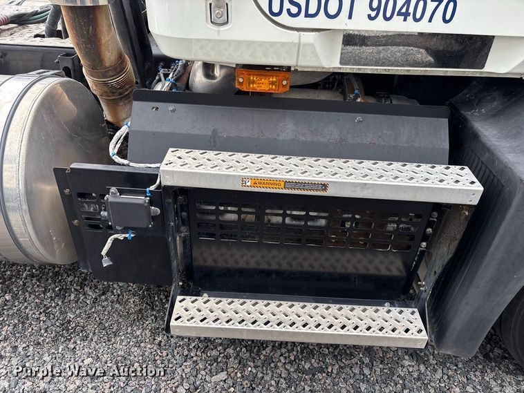 image for item YA4353 2020 Mack Anthem semi truck