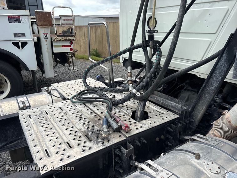 image for item YA4353 2020 Mack Anthem semi truck