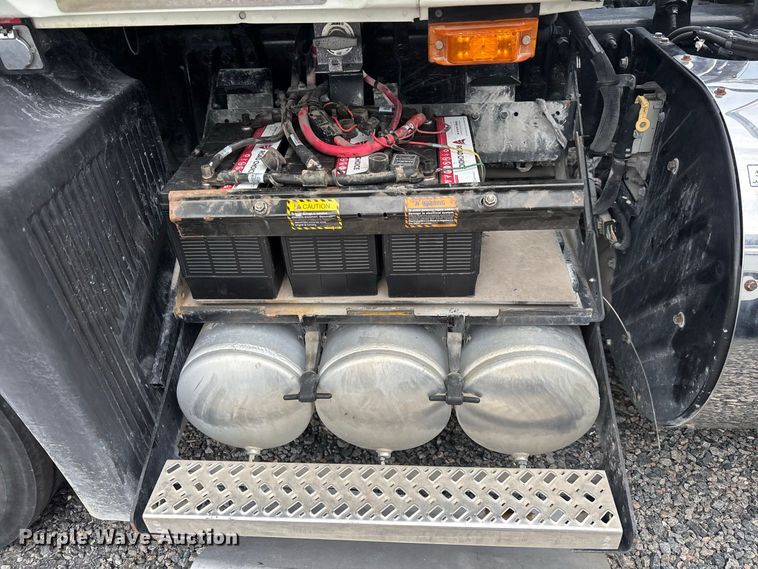 image for item YA4353 2020 Mack Anthem semi truck