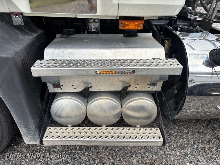image for item YA4353 2020 Mack Anthem semi truck